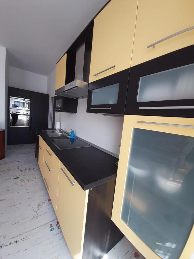 Zluty Apartman A6 V Chomutove Lägenhet Exteriör bild